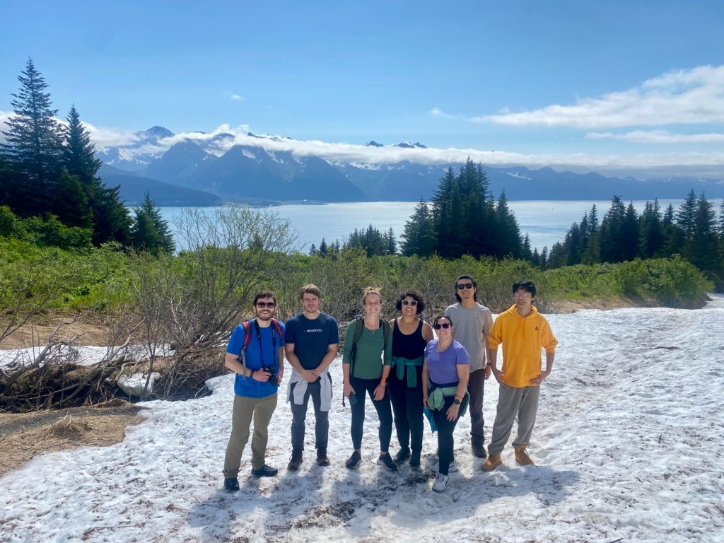 Parte de la comitiva científica en Seaward, en una de las paradas de la expedición